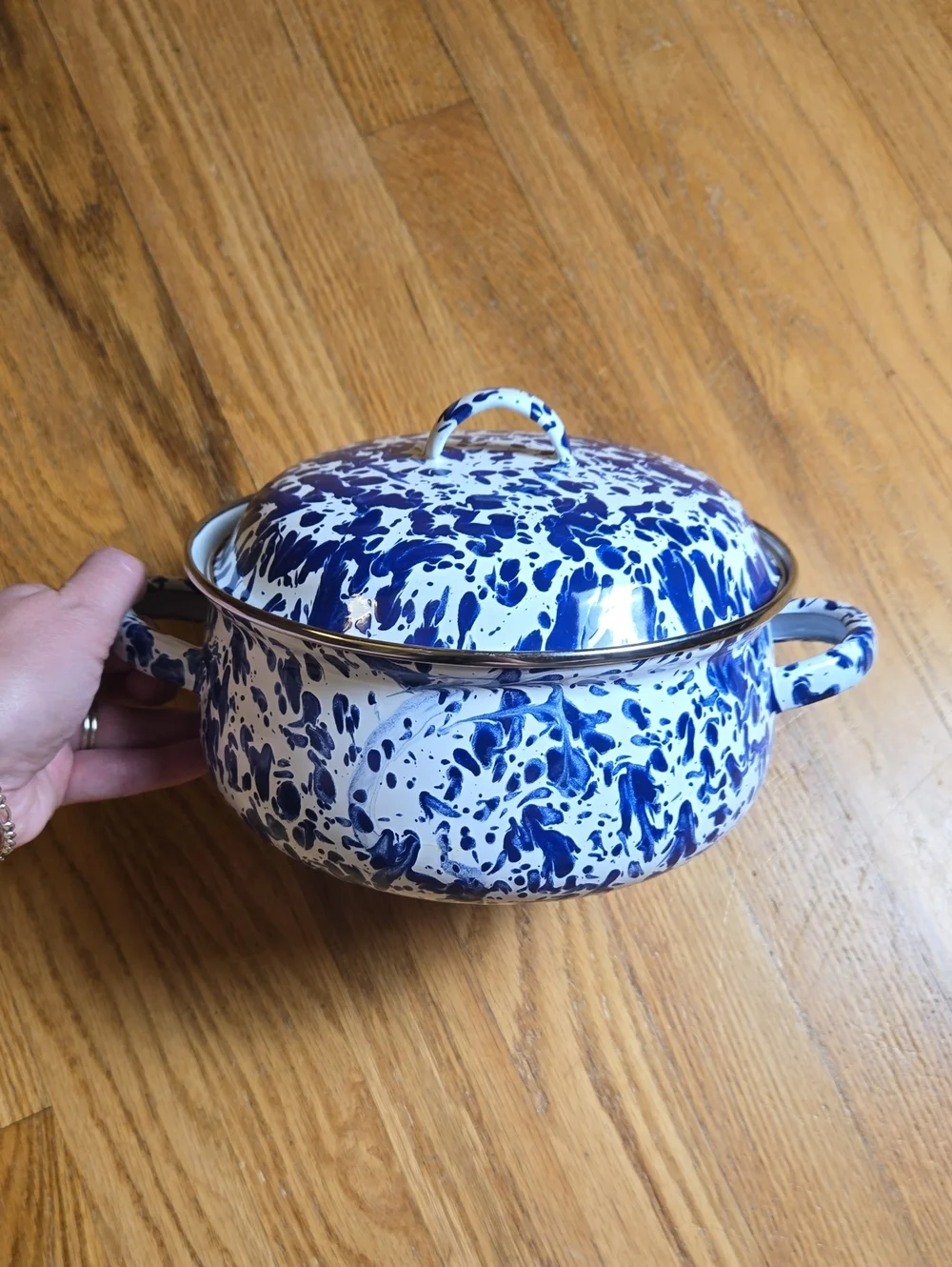 Golden Rabbit 4 Qt Cobalt Swirl enamel dutch oven